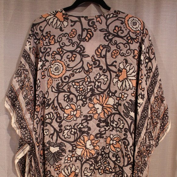 Lauren Conrad Floral Ruana - Picture 3 of 7